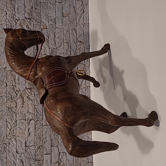 Vintage Hand Sculpted Leather Horse - Picture 8 of 12